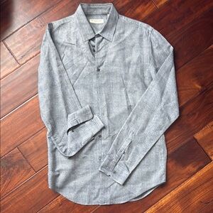 Men's Gray Button-Up Shirt